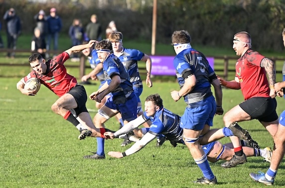 Reds claim two points in cracking&nbsp;match