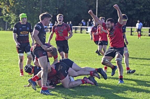 Linley Rufc Rampant Reds go top of the class after resounding victory โ Linlithgow ...